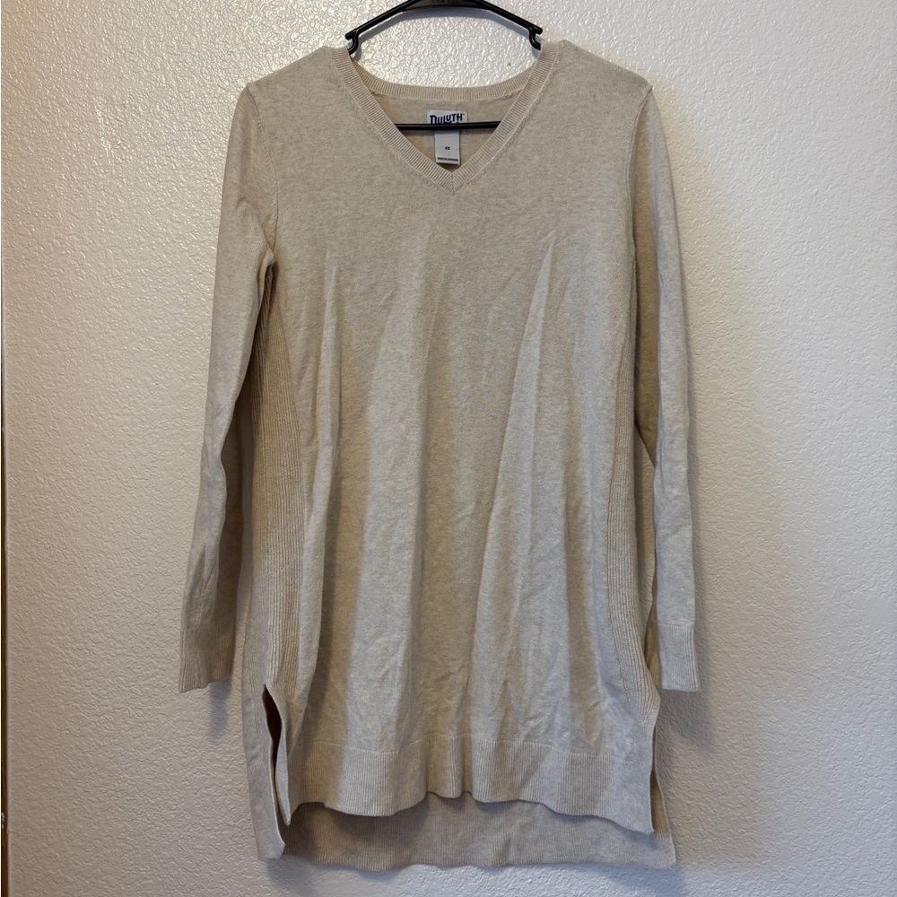 Duluth trading co women’s shiftless v-neck tunic sweater